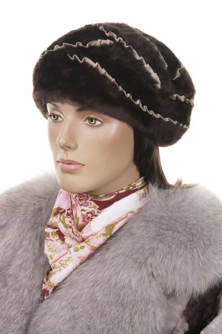 Купить Шапка женская из мутона в каталоге