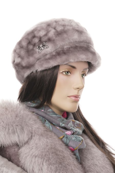 Купить Шапка женская из мутона в каталоге