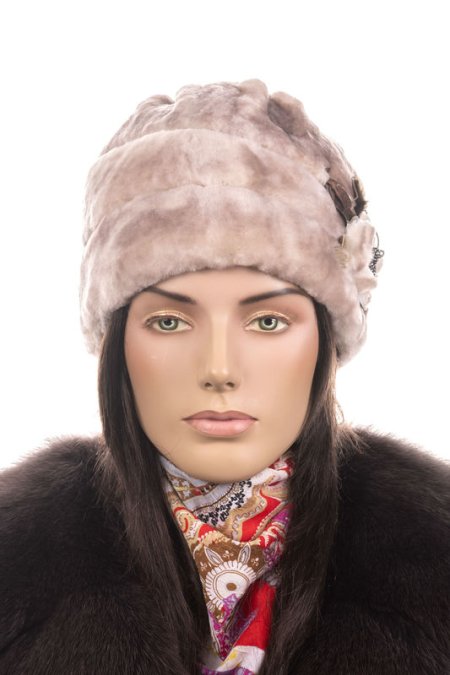 Купить Шапка женская из мутона в каталоге