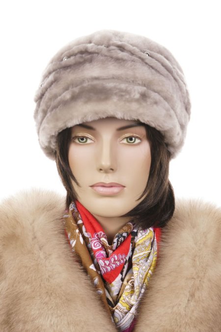 Купить Шапка женская из мутона в каталоге