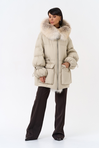 Миниатюра фотографии Женский пуховик с капюшоном из меха лисы