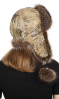 Миниатюра фотографии Шапка женская из натуральной кожи с енотом