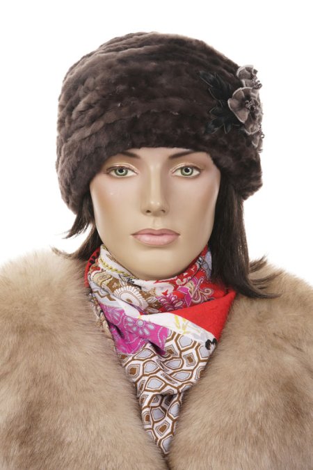 Купить Шапка женская из мутона в каталоге