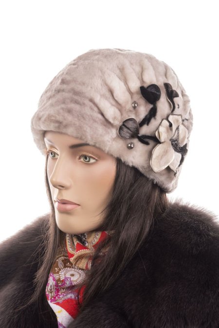 Купить Шапка женская из мутона в каталоге