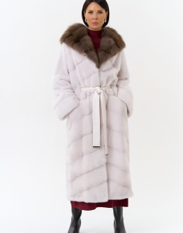 Купить Белая шуба из меха норки с капюшоном из меха куницы в каталоге