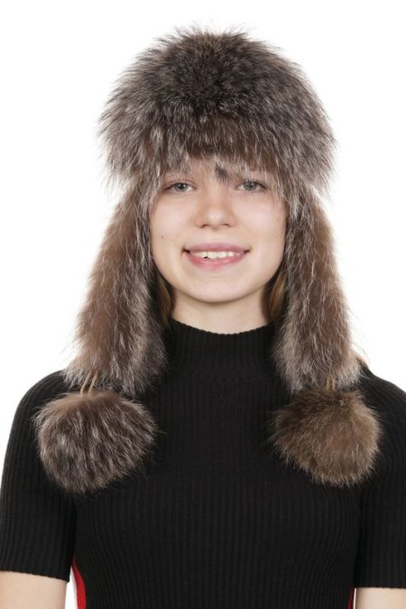 Купить Шапка женская из натуральной кожи с енотом в каталоге