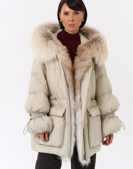 Купить Женский пуховик с капюшоном из меха лисы в каталоге Зимние пуховики