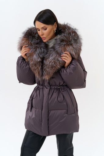 Миниатюра фотографии Женский пуховик с капюшоном из меха блюфрост