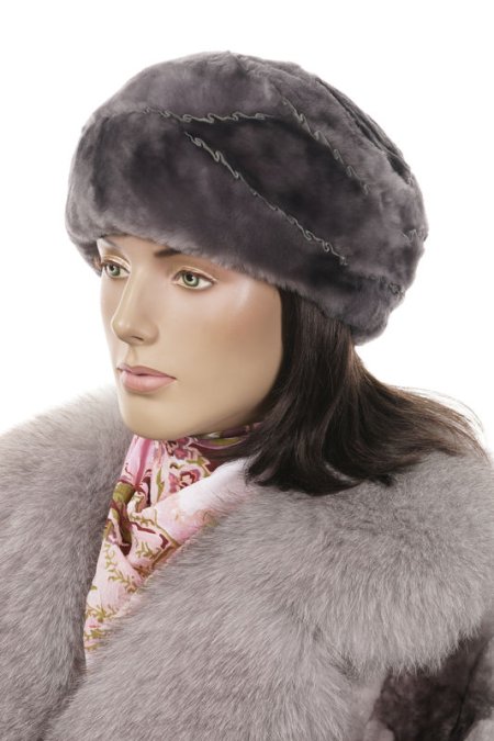 Купить Шапка женская из мутона в каталоге