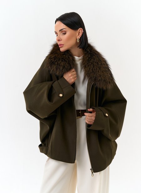 Купить Женское укороченное пальто с отделкой из меха лисы в каталоге