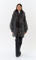 Миниатюра фотографии Женский удлиненный пуховик с отделкой из меха чернобурки