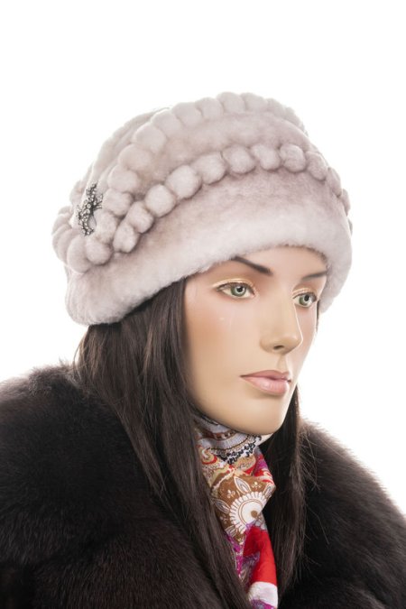 Купить Шапка женская из мутона в каталоге