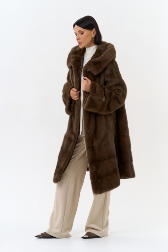 Миниатюра фотографии Шуба из меха норки с капюшоном