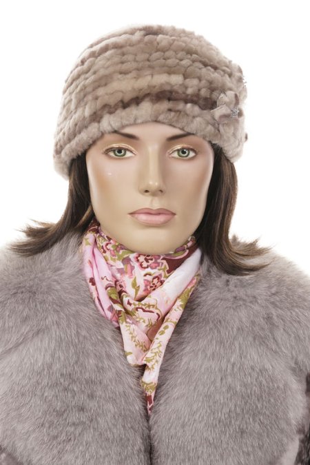 Купить Шапка женская из мутона в каталоге