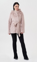 Миниатюра фотографии Женская куртка из искусственного меха с капюшоном