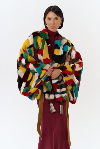 Миниатюра фотографии Яркая шуба из меха норки