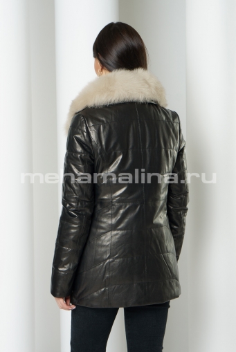 Миниатюра фотографии Кожаная куртка на пуговицах с английским воротником, отделка песец