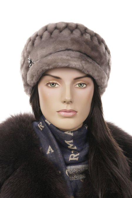 Купить Шапка женская из мутона в каталоге