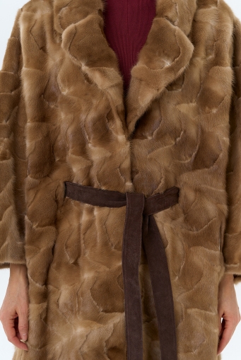 Миниатюра фотографии Шуба из меха норки с английским воротником