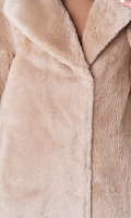 Миниатюра фотографии Пальто из шерсти в бежевом цвете