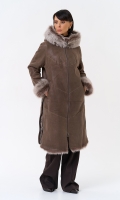 Миниатюра фотографии Женская натуральная дубленка с капюшоном