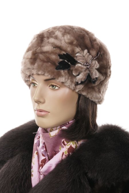 Купить Шапка женская из мутона в каталоге