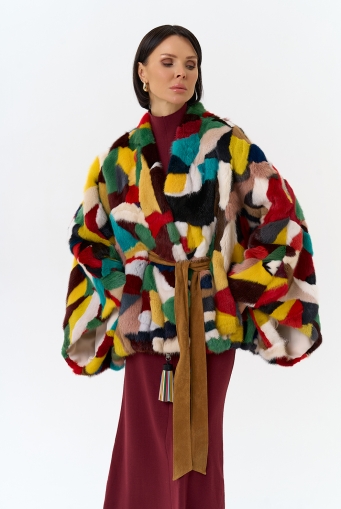 Миниатюра фотографии Яркая шуба из меха норки