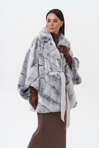 Миниатюра фотографии Шуба из меха кролика с английским воротником 