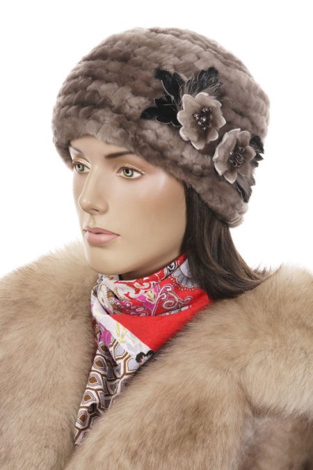 Купить Шапка женская из мутона в каталоге
