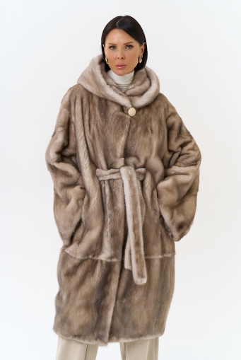 Миниатюра фотографии Женская шуба из меха норки с капюшоном