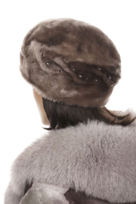 Купить Шапка женская из мутона в каталоге
