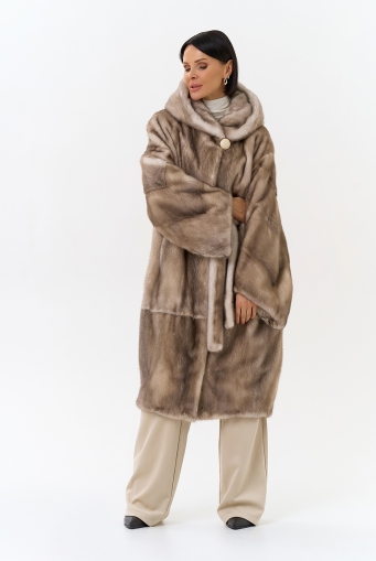 Миниатюра фотографии Женская шуба из меха норки с капюшоном