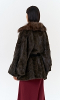 Миниатюра фотографии Шуба из меха норки с воротником из меха лисы