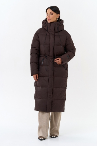 Миниатюра фотографии Женский пуховик коричневого цвета с капюшоном