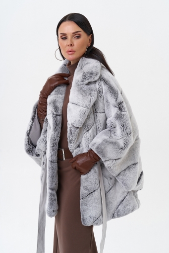 Миниатюра фотографии Шуба из меха кролика с английским воротником 