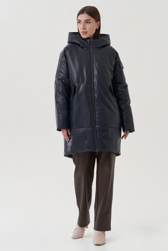 Миниатюра фотографии Женский пуховик синего цвета из эко кожи