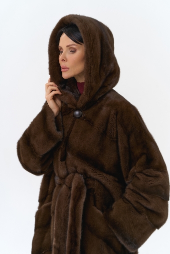 Миниатюра фотографии Шуба из меха норки с капюшоном