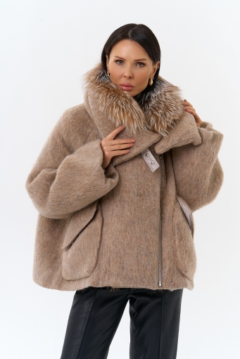 Миниатюра фотографии Женский пуховик с отделкой из меха блюфрост