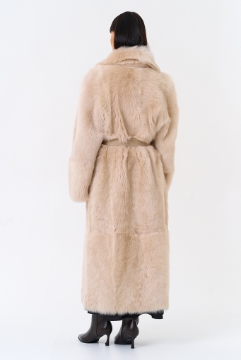 Миниатюра фотографии Женская двухсторонняя дубленка с поясом