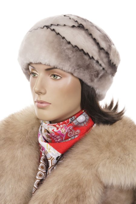 Купить Шапка женская из мутона в каталоге