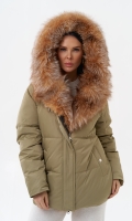 Миниатюра фотографии Пуховик с капюшоном из меха лисы