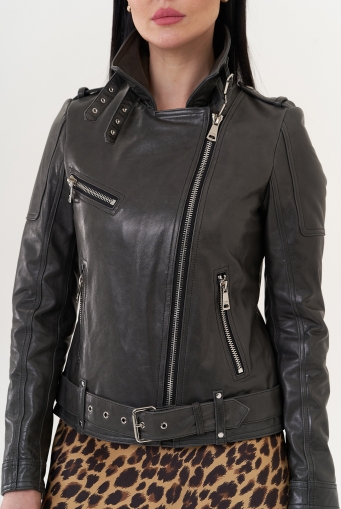 Миниатюра фотографии Кожаная куртка "косуха" серого  цвета
