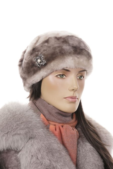 Купить Шапка женская из мутона в каталоге