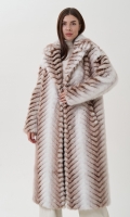 Миниатюра фотографии Женское пальто из эко меха