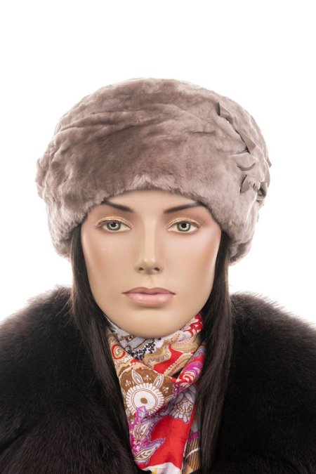 Купить Шапка женская из мутона в каталоге