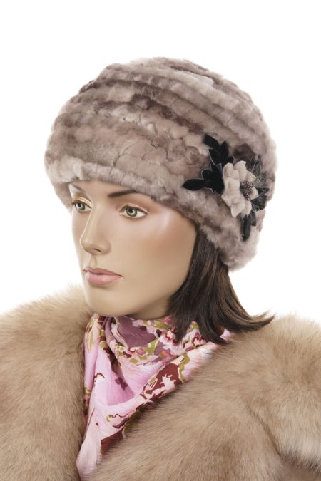 Купить Шапка женская из мутона в каталоге