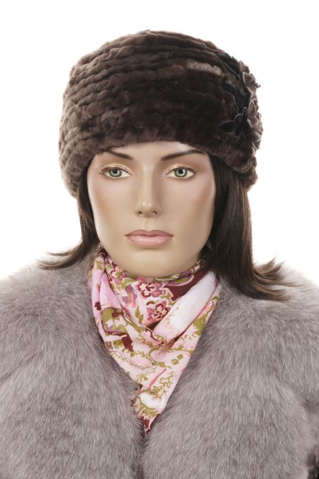 Купить Шапка женская из мутона в каталоге