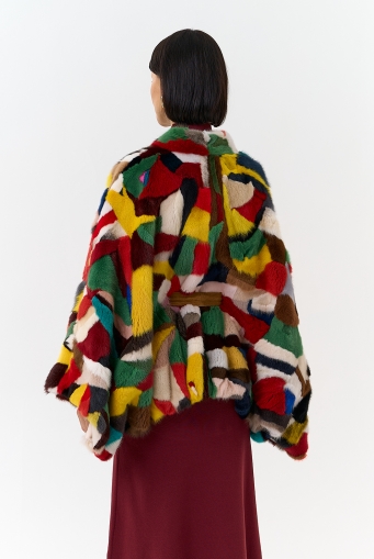 Миниатюра фотографии Яркая шуба из меха норки