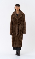 Миниатюра фотографии Длинная шуба с английским воротником
