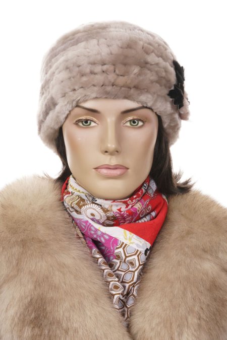 Купить Шапка женская из мутона в каталоге